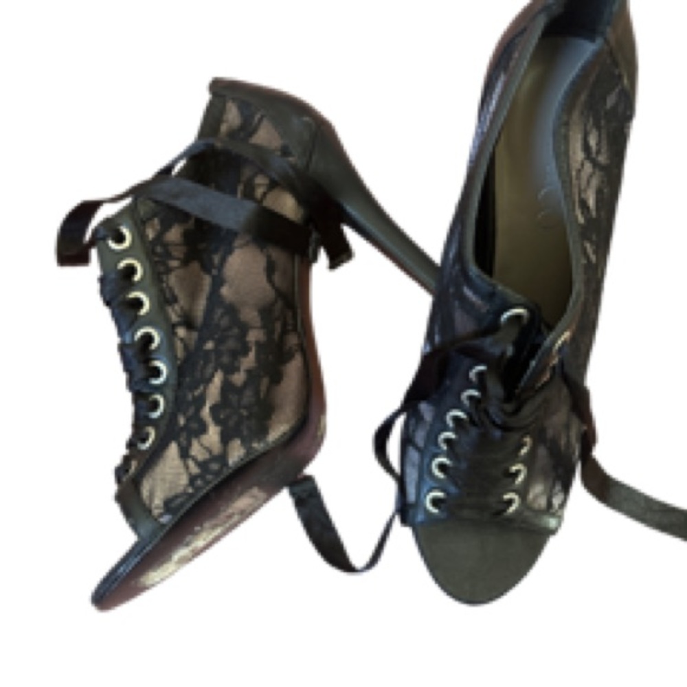 Laces with lace tall black heel